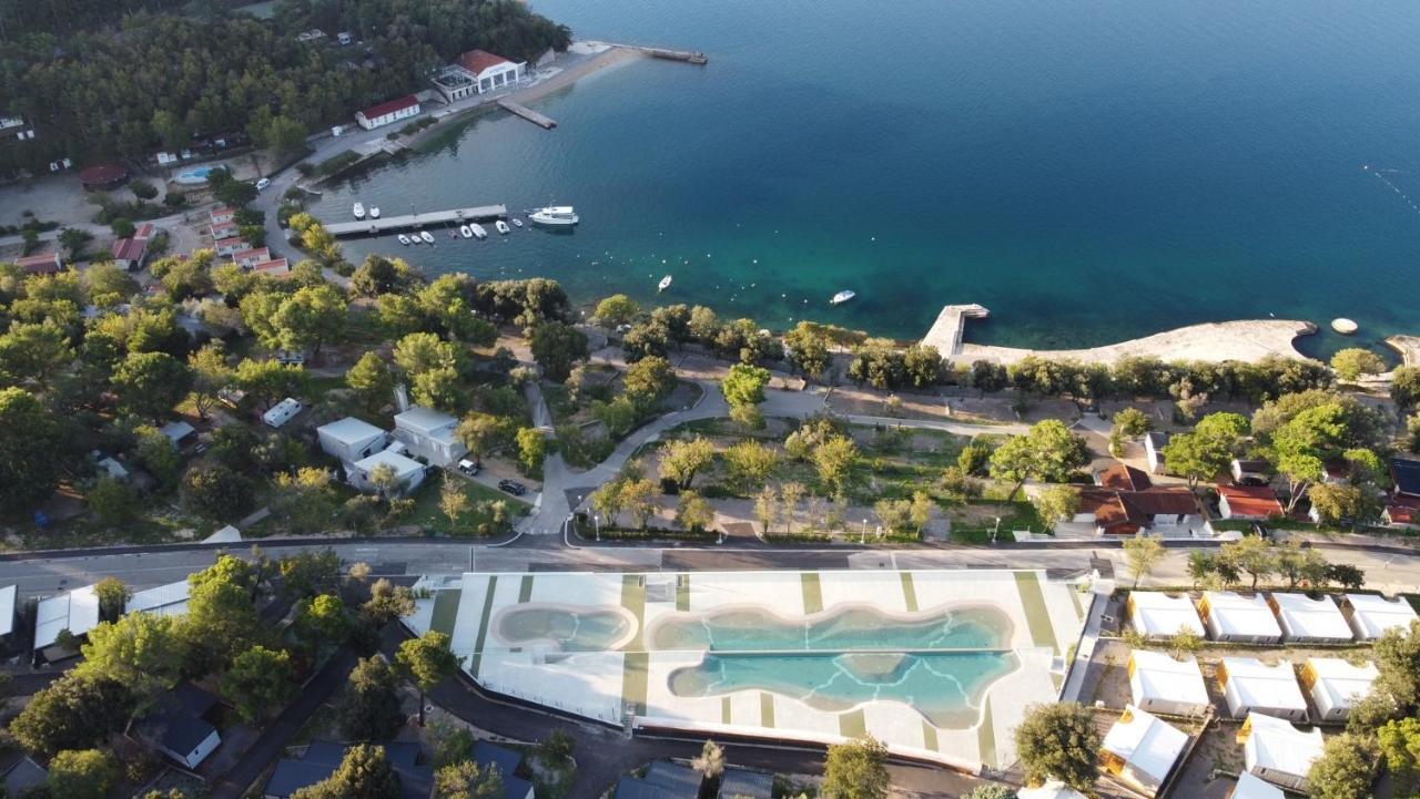 Sea House Shade, Pool & Jacuzzi - Privilege Point Camping & Villas Selce Exterior photo