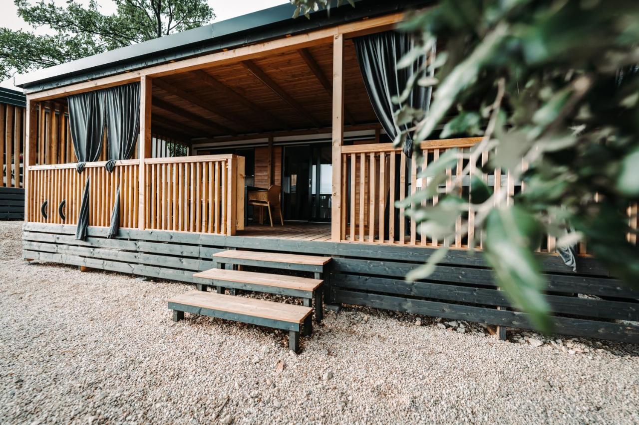 Sea House Shade, Pool & Jacuzzi - Privilege Point Camping & Villas Selce Exterior photo